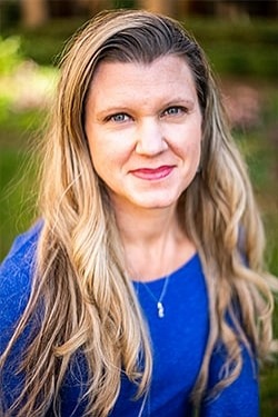 headshot of stephanie grimaldi, physician assistant